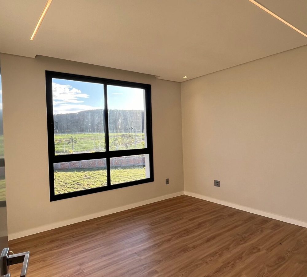 WhatsApp-Image-2025-10-14-at-09.34.27-4