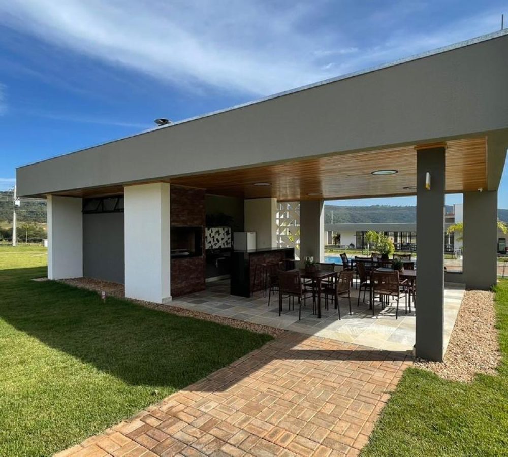 b6f60374-d10a-4221-ad62-f192e52e1c7f